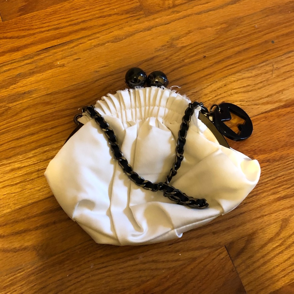 Mango Whit Clutch